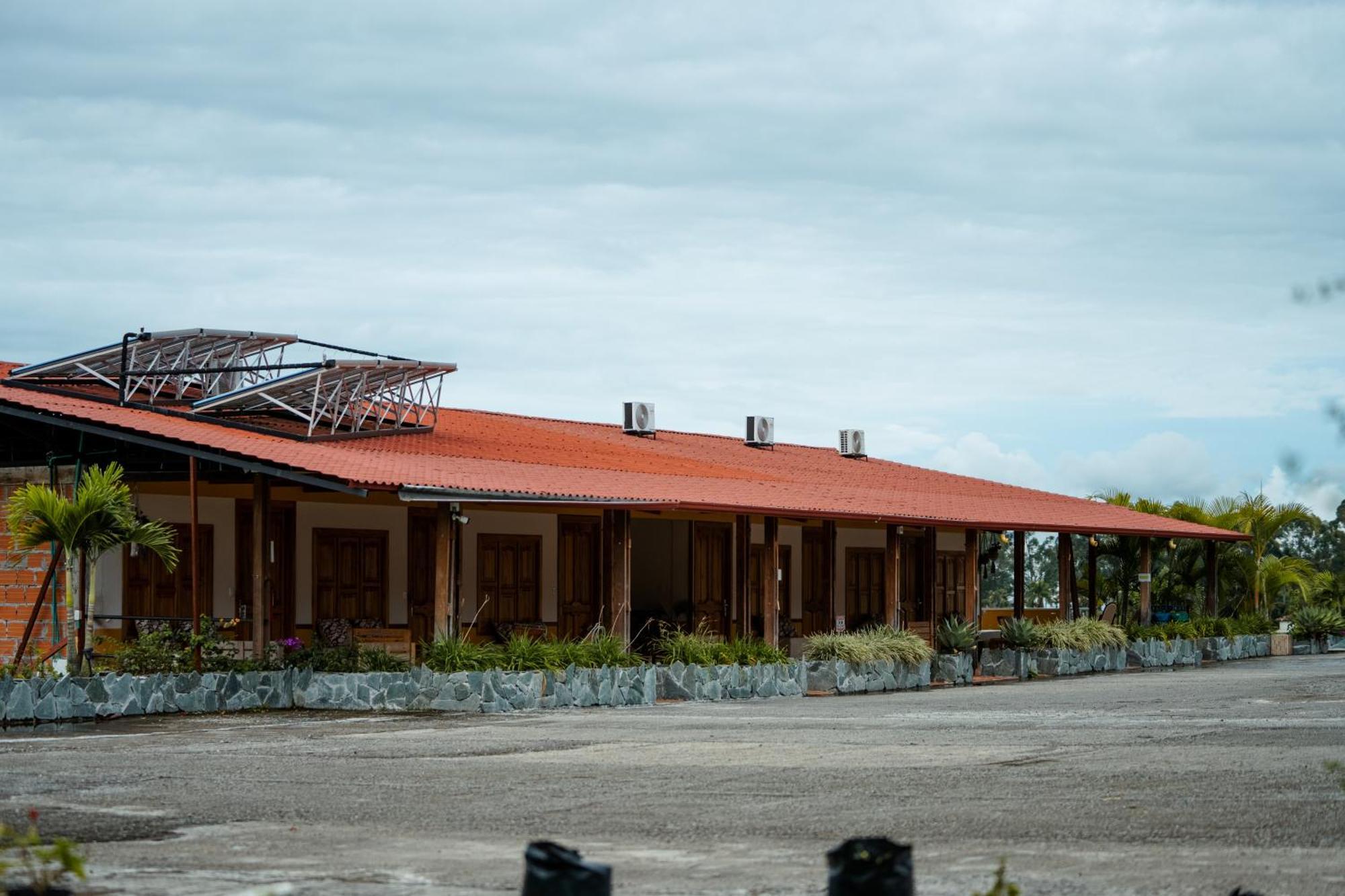 Finca Hotel Yerbabuena Pereira Exterior photo